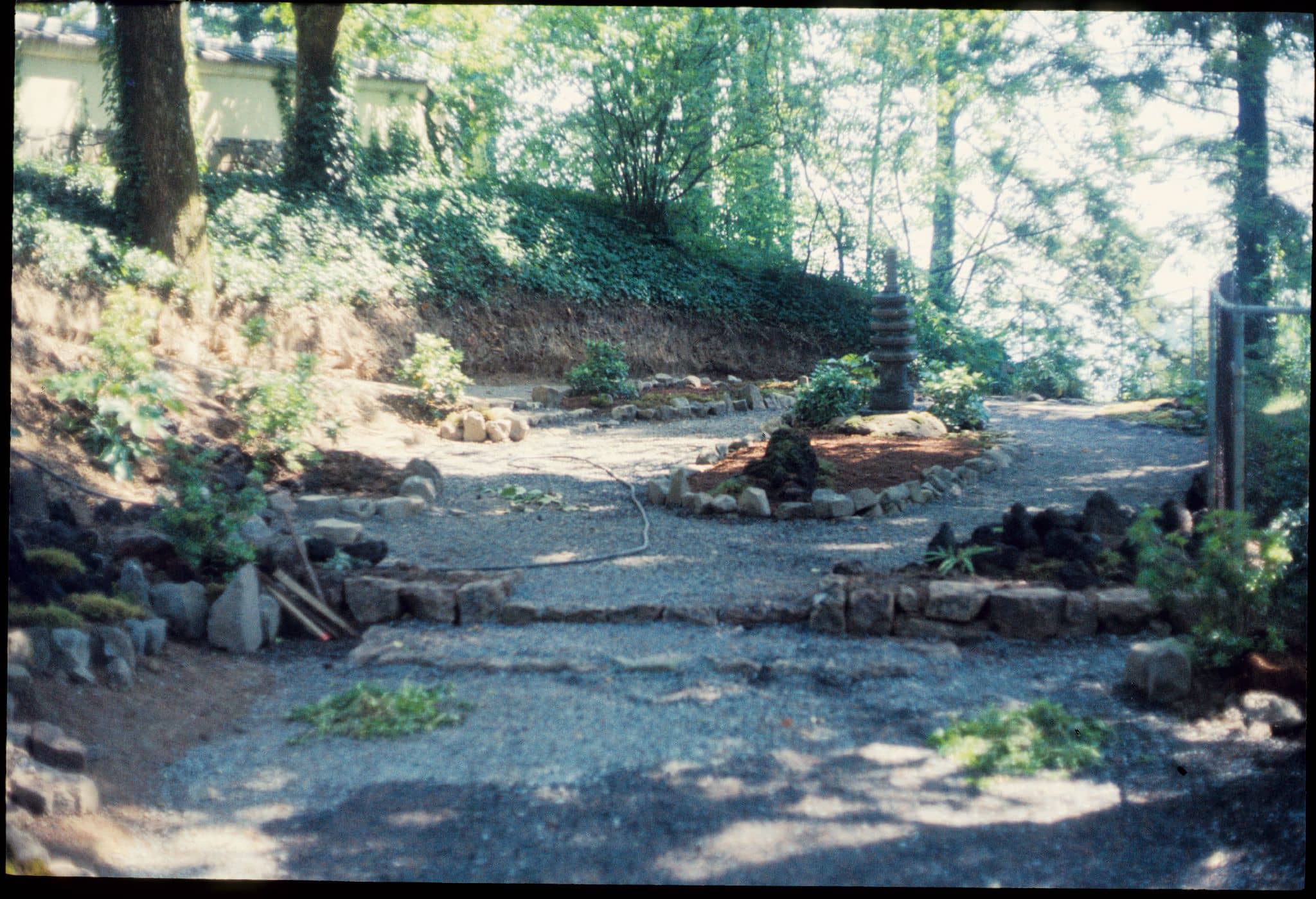 日本の庭 AN APPROACH TO NATURE The Zoki no Niwa of Portland Japanese Garden: A Uniquely